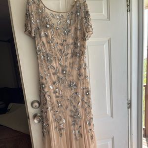 Beautiful mermaid sequin prom/gown Dress, size 10 brand Adrianna Papell